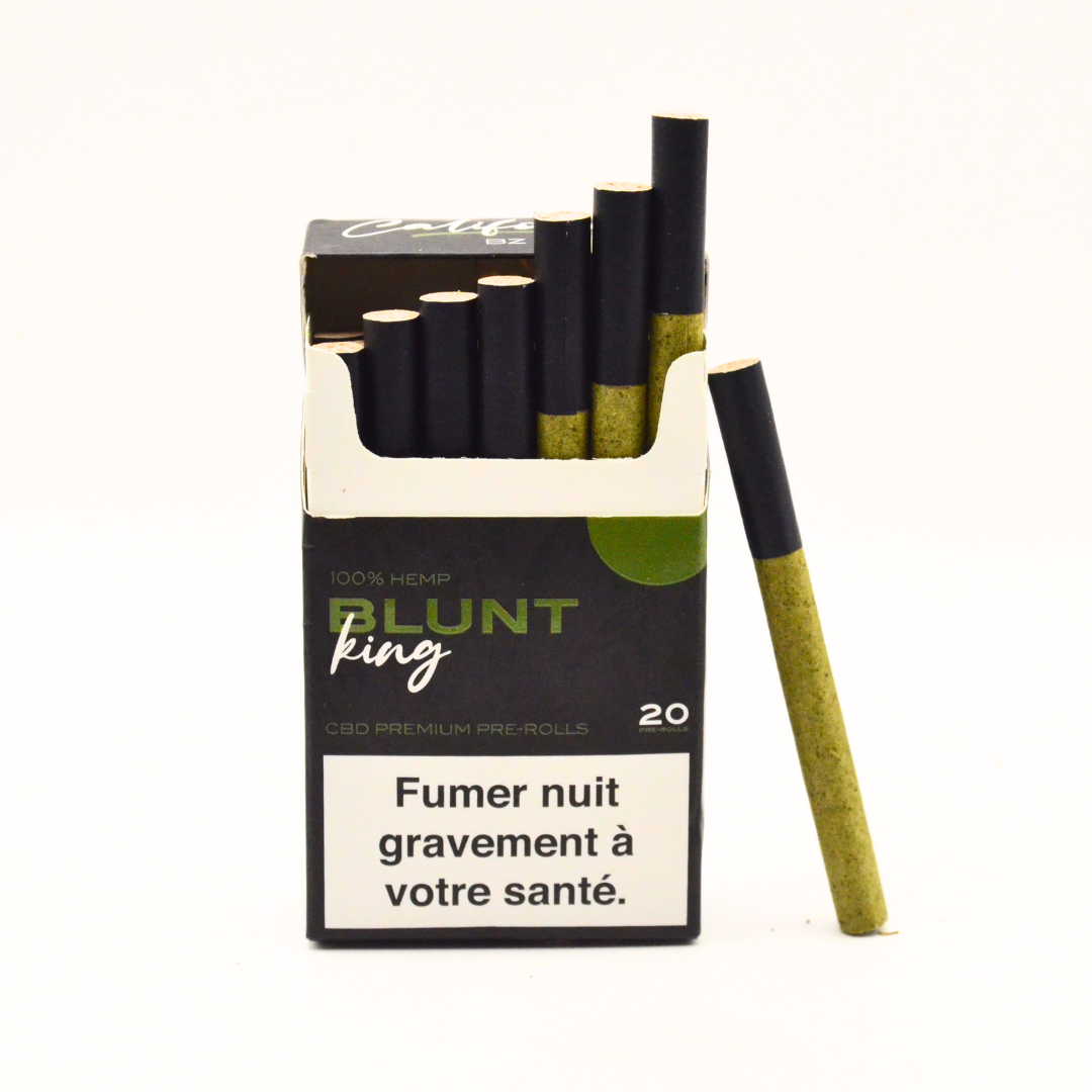 Paquet ouvert de pre-rolls CBD Blunt King California BZ, avec un rouleau vert à filtre noir.